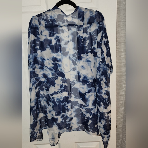 💥Sale💥Kimono Cover Up - Picture 2 of 3